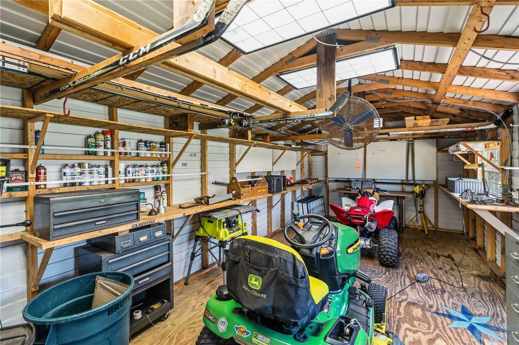 Image 37 of property listing at 9308 65TH AVENUE E, Bradenton, FL 34202