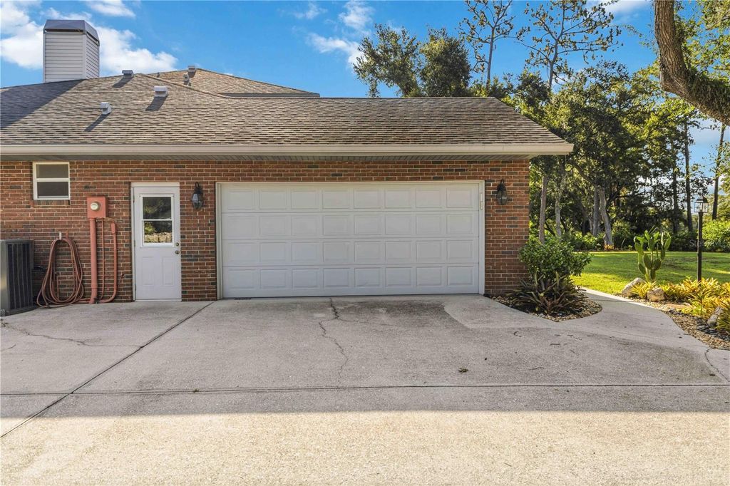 Image 43 of property listing at 9308 65TH AVENUE E, Bradenton, FL 34202