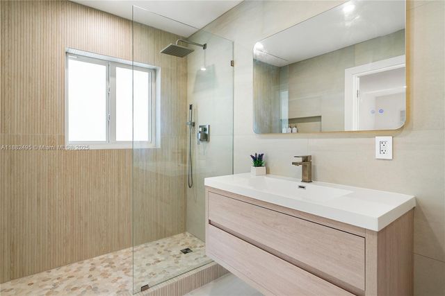 240 Mohawk St, Islamorada, FL 33070