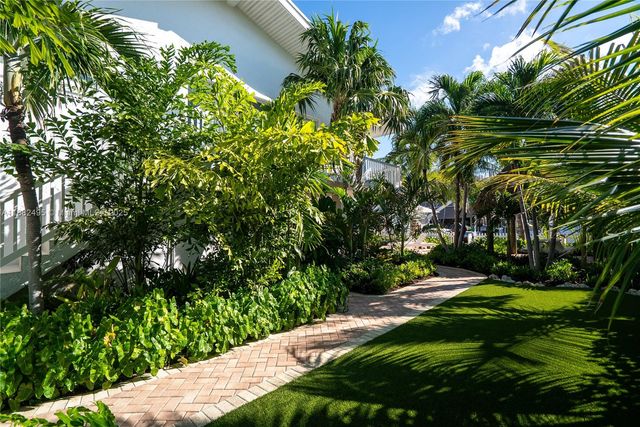 240 Mohawk St, Islamorada, FL 33070