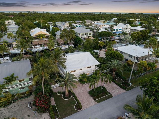 240 Mohawk St, Islamorada, FL 33070