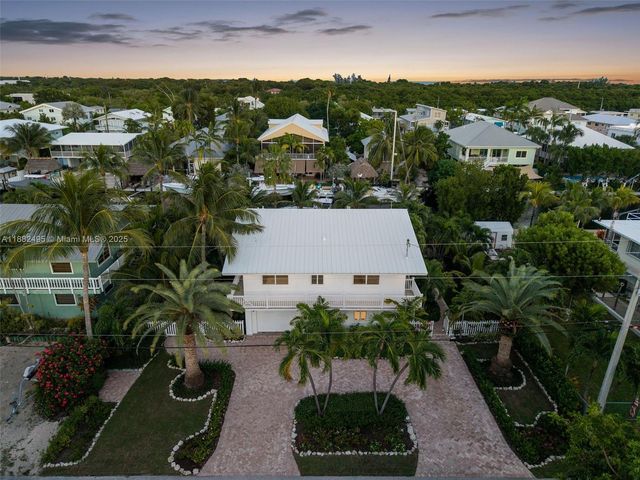 240 Mohawk St, Islamorada, FL 33070