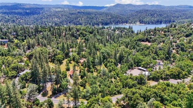 20524 Echo Court, Groveland, CA 95321