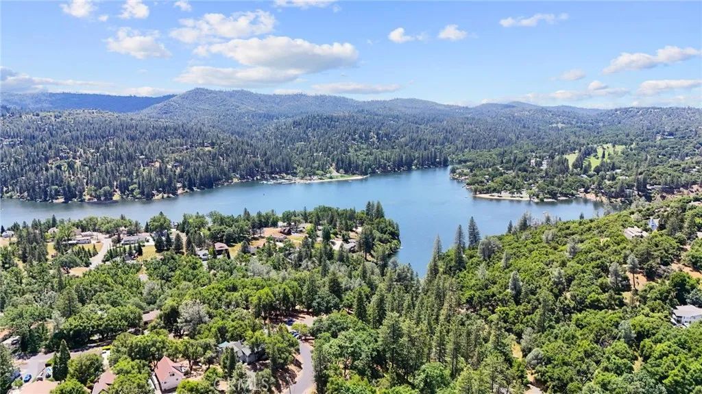 20524 Echo Court, Groveland, CA 95321