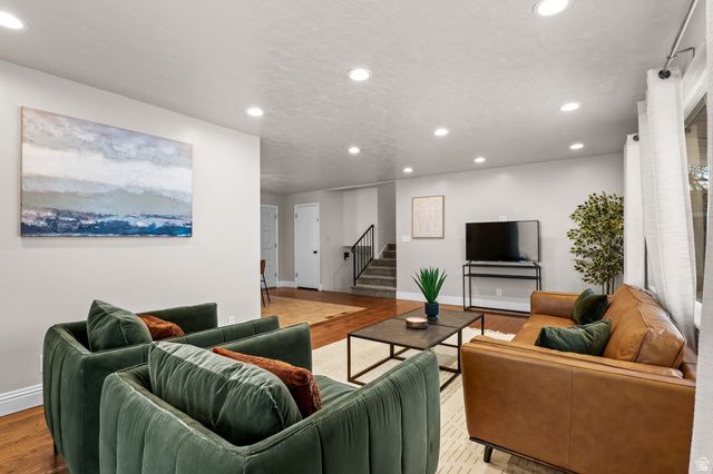 1528 E SUNVIEW DR, Ogden, UT 84404