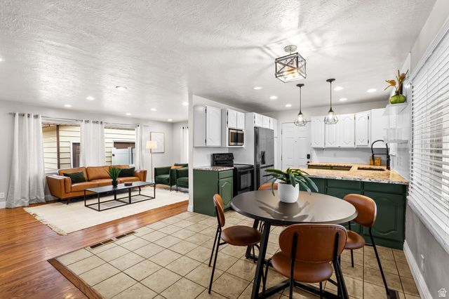 1528 E SUNVIEW DR, Ogden, UT 84404