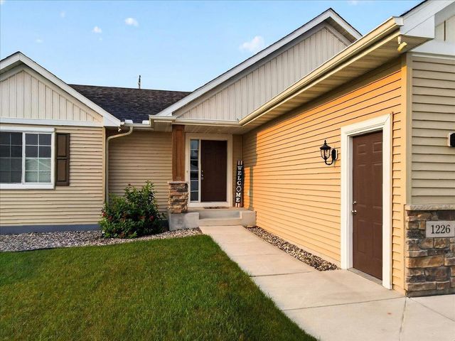 1226 Olivia Street SE, New Prague, MN 56071
