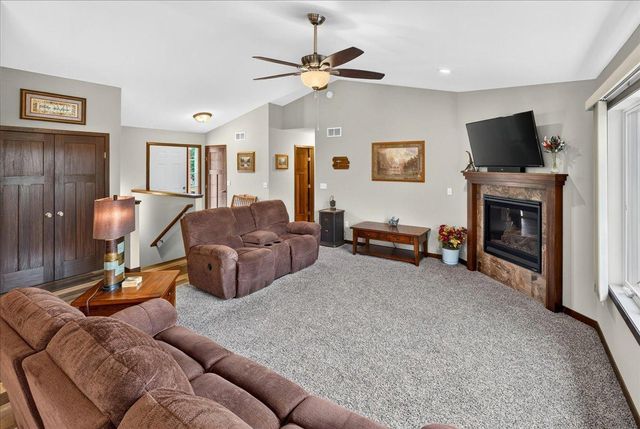 1226 Olivia Street SE, New Prague, MN 56071