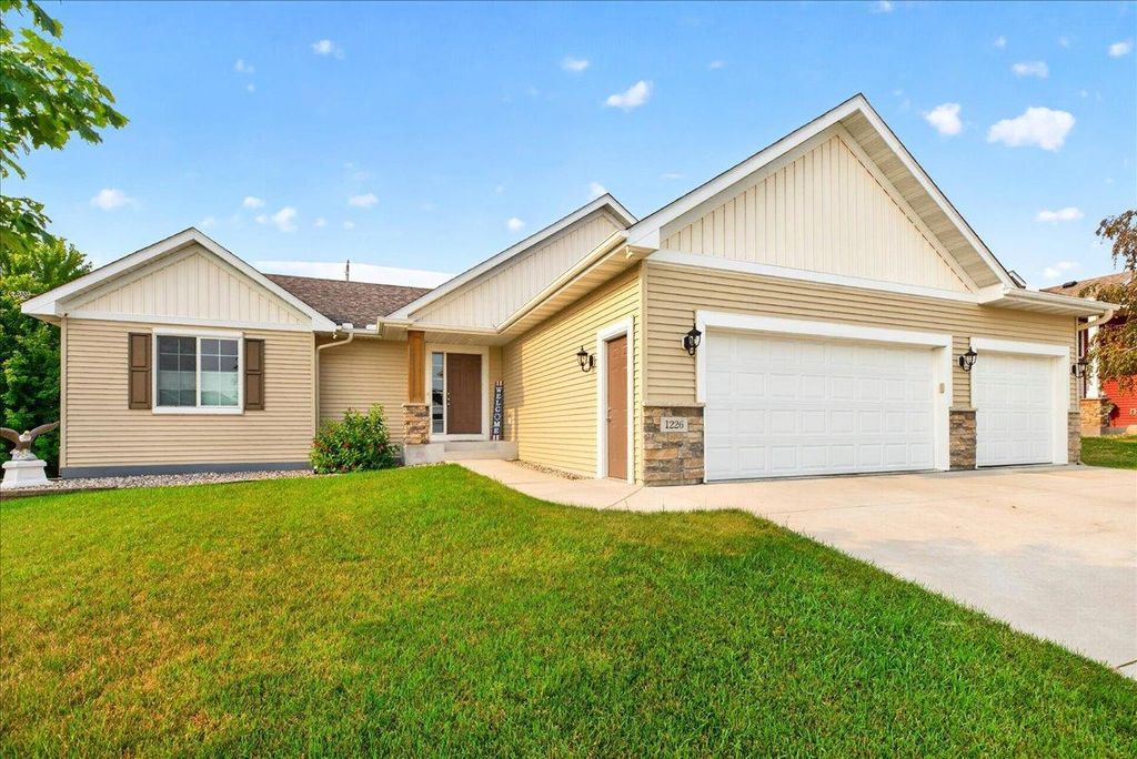 1226 Olivia Street SE, New Prague, MN 56071 — photo 2