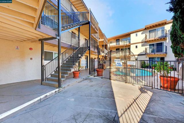 1743 Carmel Dr 17, Walnut Creek, CA 94596