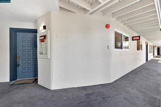 1743 Carmel Dr 17, Walnut Creek, CA 94596