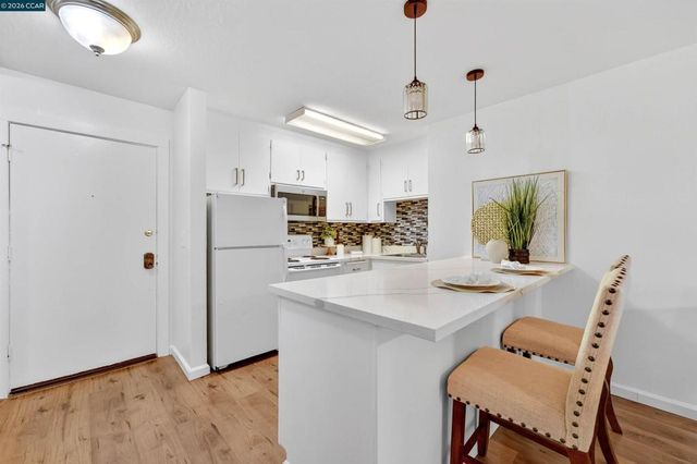 1743 Carmel Dr 17, Walnut Creek, CA 94596