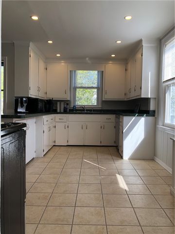 22 Carroll Avenue, Newport, RI 02840