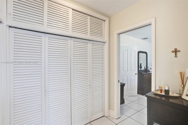 6001 SW 94th Pl, Miami, FL 33173