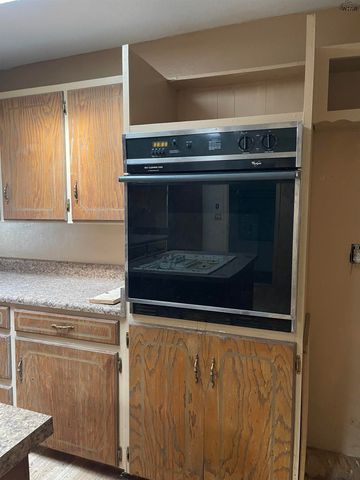 309 W 6TH STREET, Burkburnett, TX 76354