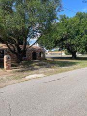 309 W 6TH STREET, Burkburnett, TX 76354