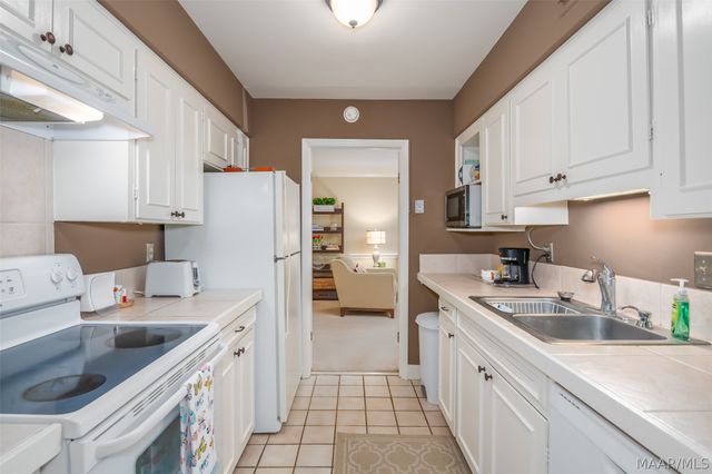 2914 Canterbury Drive, Montgomery, AL 36111