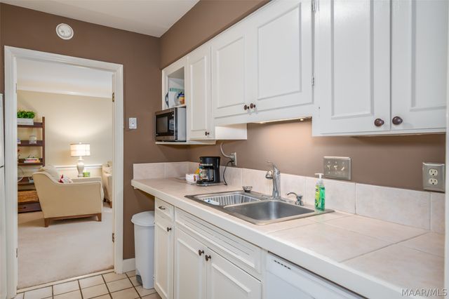 2914 Canterbury Drive, Montgomery, AL 36111