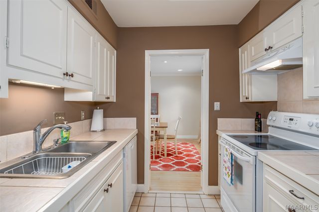2914 Canterbury Drive, Montgomery, AL 36111