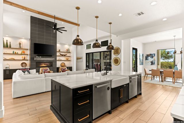 23007 daniel, San Antonio, TX 78255