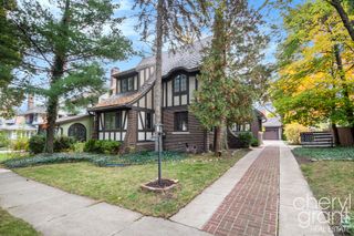 618 Laurel Avenue Se, East Grand Rapids, MI 49506