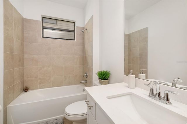 5030 SARATOGA SPRINGS RUN, Bradenton, FL 34211