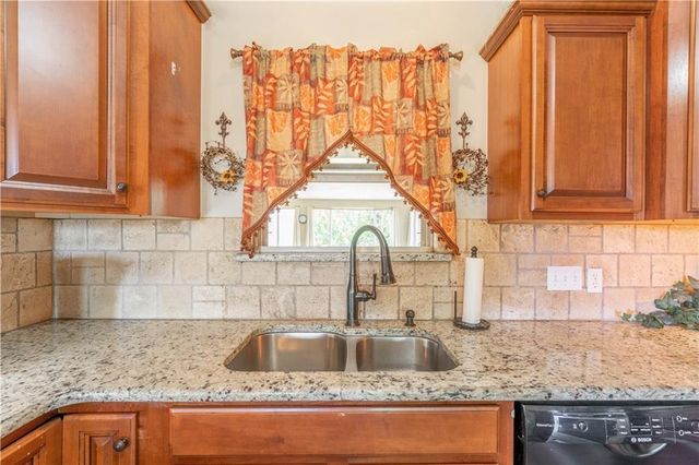 4907 Big Horn Cove, Guthrie, OK 73044