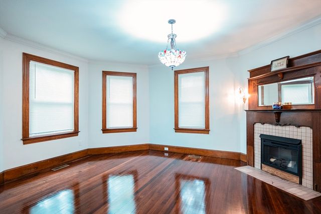 18 N Prospect St, Amherst, MA 01002