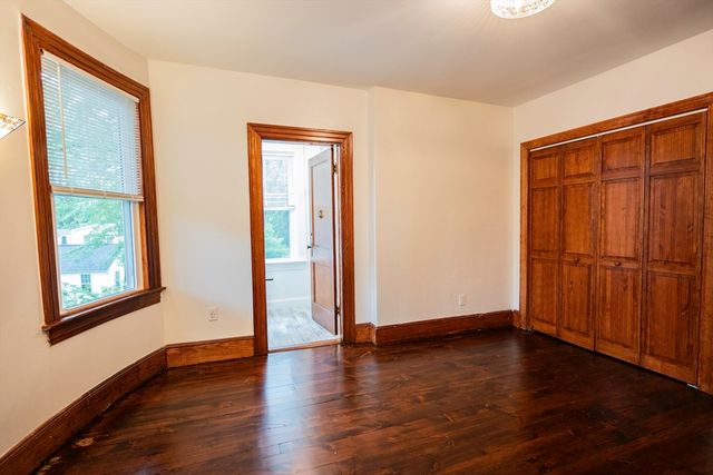 18 N Prospect St, Amherst, MA 01002