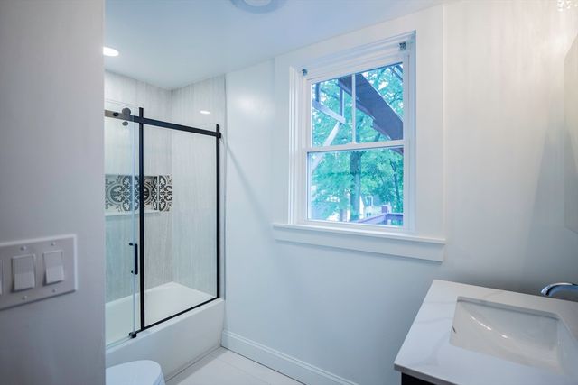 18 N Prospect St, Amherst, MA 01002