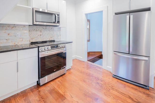 18 N Prospect St, Amherst, MA 01002