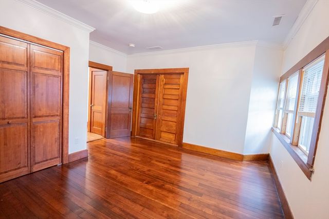 18 N Prospect St, Amherst, MA 01002