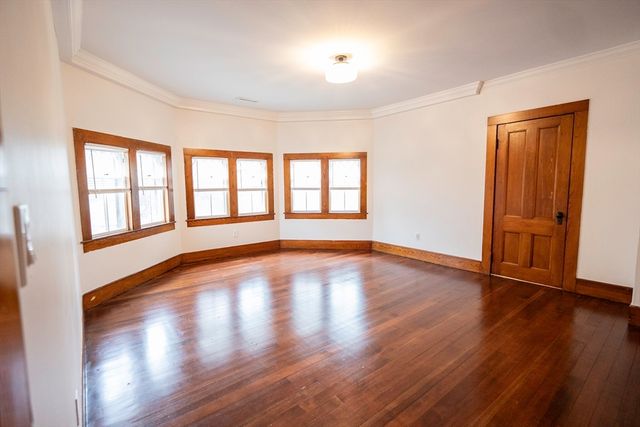 18 N Prospect St, Amherst, MA 01002