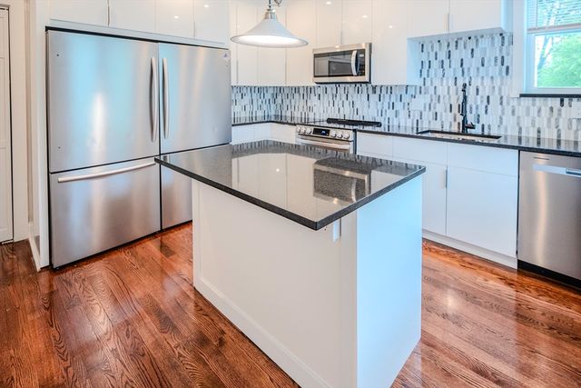 18 N Prospect St, Amherst, MA 01002