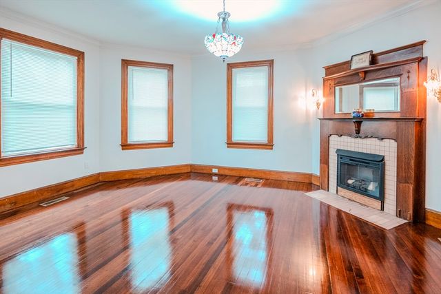 18 N Prospect St, Amherst, MA 01002