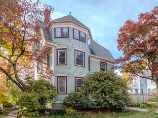 18 N Prospect St, Amherst, MA 01002