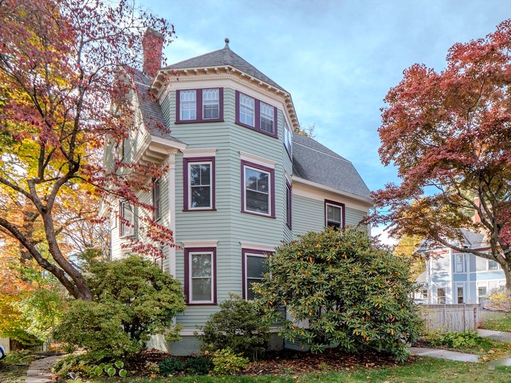 18 N Prospect St, Amherst, MA 01002