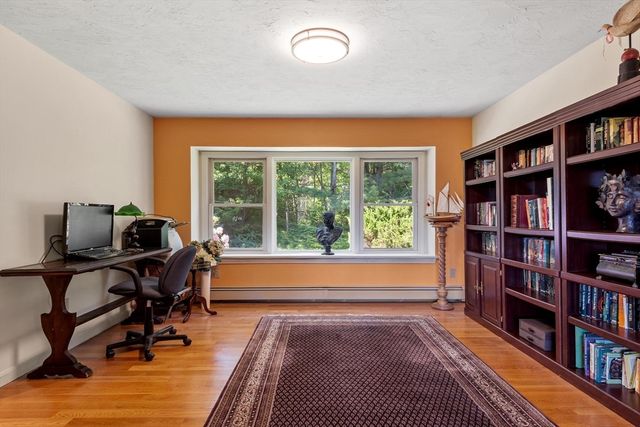 33 Taft Rd, Sterling, MA 01564
