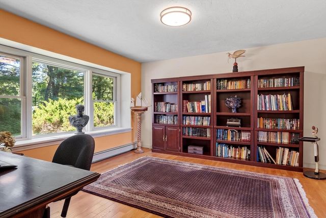 33 Taft Rd, Sterling, MA 01564