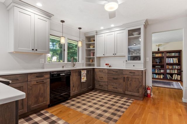 33 Taft Rd, Sterling, MA 01564