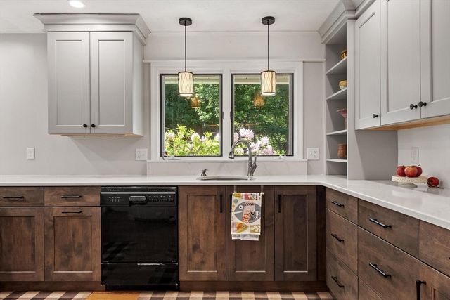 33 Taft Rd, Sterling, MA 01564
