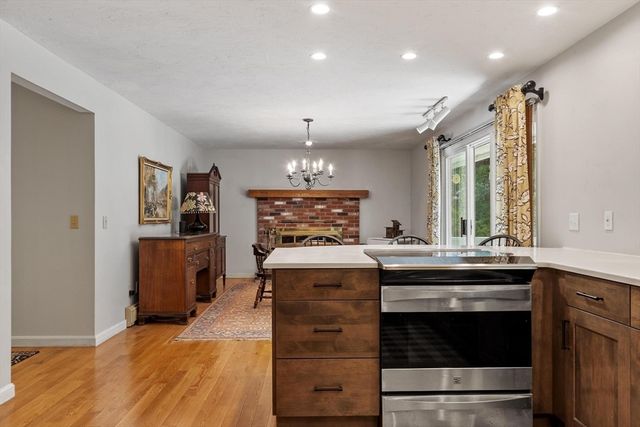 33 Taft Rd, Sterling, MA 01564