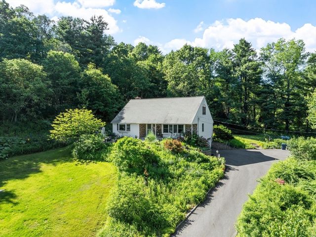 33 Taft Rd, Sterling, MA 01564