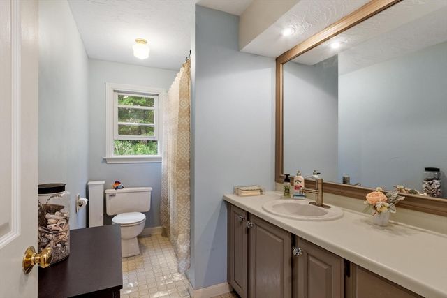 33 Taft Rd, Sterling, MA 01564
