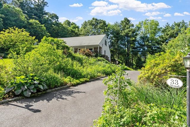 33 Taft Rd, Sterling, MA 01564