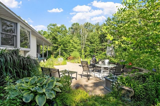 33 Taft Rd, Sterling, MA 01564