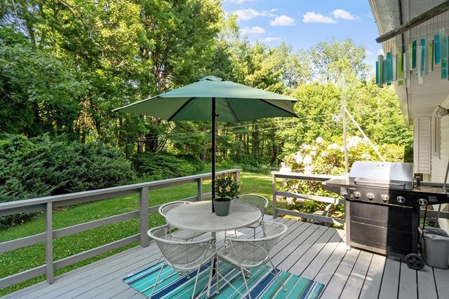 33 Taft Rd, Sterling, MA 01564