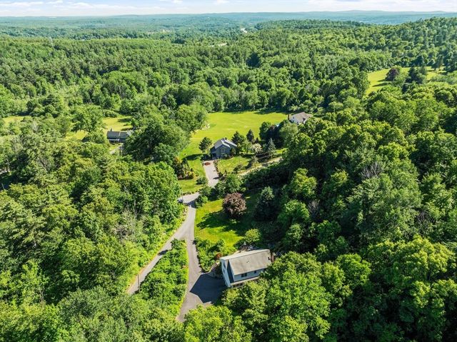 33 Taft Rd, Sterling, MA 01564