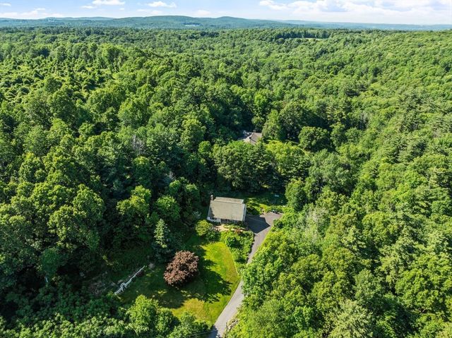 33 Taft Rd, Sterling, MA 01564