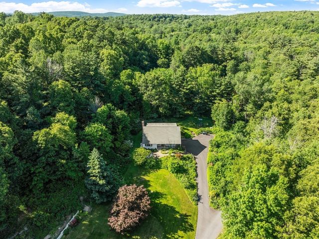 33 Taft Rd, Sterling, MA 01564